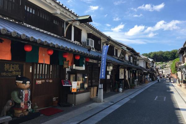 桃太郎の人形が目印♪