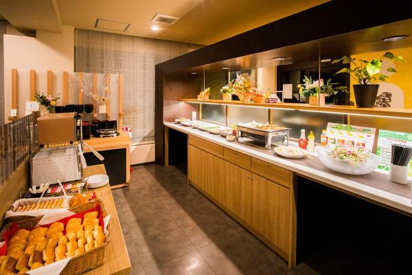 無料バイキング朝食
