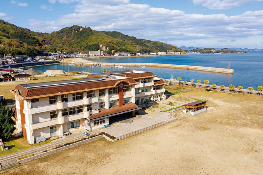 笠岡市北木島宿泊研修所（石切りの杜）